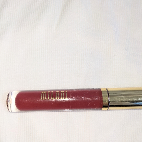 Milani Amore Shine Liquid lip color Seduction-08 Wine purple - Picture 6 of 9